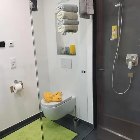 Golf & Trausmuth Monika Inkl Sommercard - Golfplatz 500 M Entfernt, Inkl Waschmaschine, Trockner * מיטרסיל