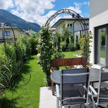 Apartment Golf & Mittersill: Slopeside Retreat With Sommercard *